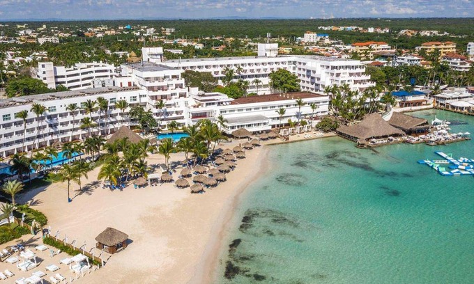 Boca Chica Resort | Be Live Experience Hamaca Beach