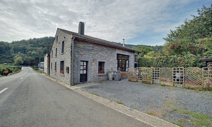 Poupehan House | Luxury vacation home for families up to 21 people in the Belgian Ardennes