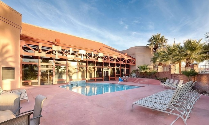 St. George Hotel | Be Relaxed at Red Lion Hotel St. George! Gym, Business Center, Restaurant!