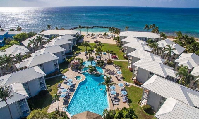 Seven Mile Beach Condo | BE WHERE THE CRUISE SHIP CROWDS CAN'T GO! Oceanfront resort on Seven Mile Beach