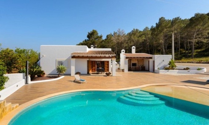 Santa Gertrudis Villa | Beautiful Villa “Can Pepe Pujolet” with Mountain View, Pool, Wi-Fi