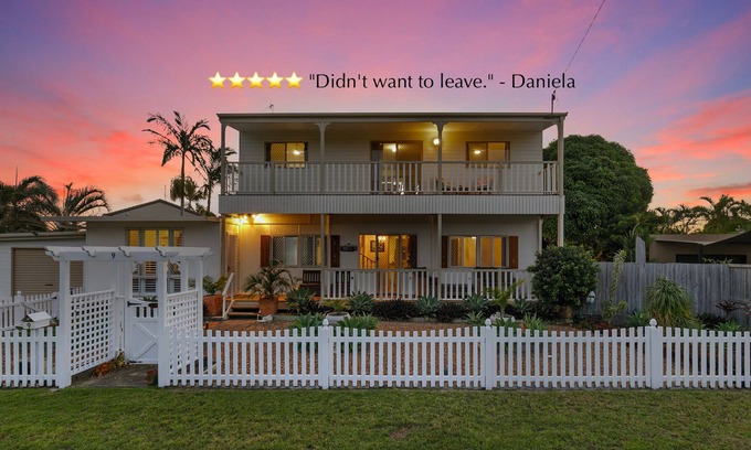 Torquay House | Beach 3min walk. Outdoor shower. AC. Wi-Fi. BBQ