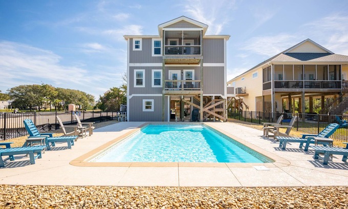 Long Beach House | Beach 45: Large, Modern Home Situated on the Davis Canal, Around 500 Feet to Bea