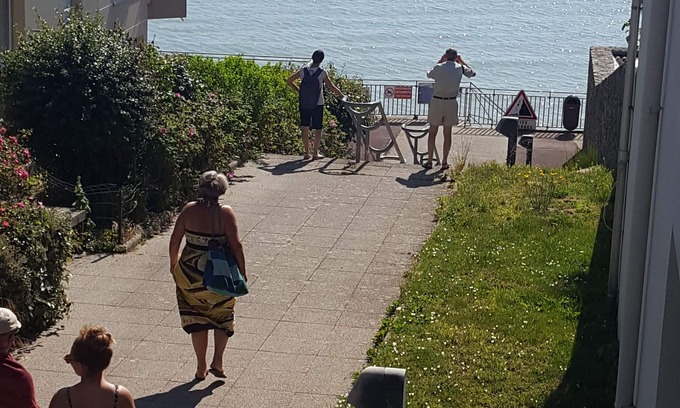 Granville Apartment | Beach 50m away with no street to cross.10-minute walk to town center.