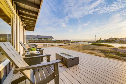 Lagoon Point House | Beach Access, Deck Waterfront Whidbey Island Home