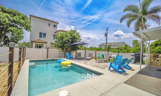 Marineland Acres House | Beach and Pool Getaway in Palm Coast
