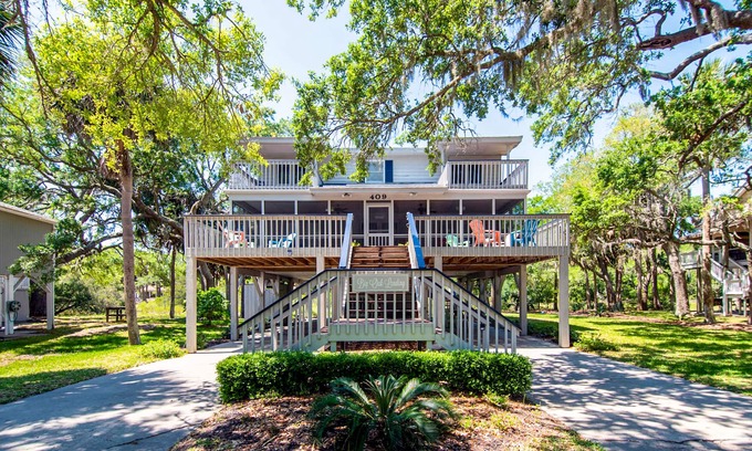 Edisto Island House | Beach Around the Corner Quiet Home w/2 Screened Porches, WiFi & Laundry