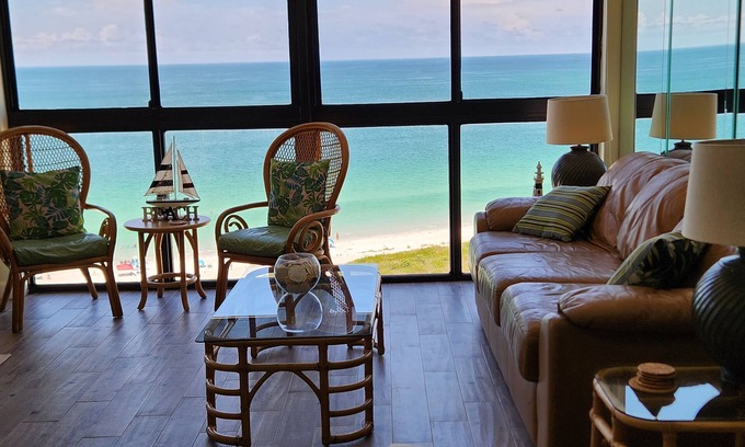 Sand Key Condo | BEACH BALCONY HEATED POOL SPA Grill WIFI W/DnDISCOUNT SEP OCT DEC FEB 28-MAR 28
