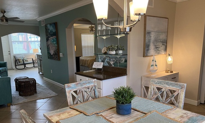 Indian Shores Condo | BEACH / BAY Condo! See our 5 ⭐️Reviews