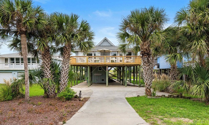 Folly Beach House | Beach + Bay Views: Folly 2 Bedroom Escape!
