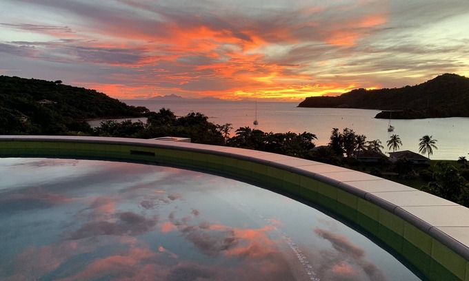 Freemans Bay Villa | BEACH, BEACH, BEACH + PRIVATE POOL = YIPPEE!