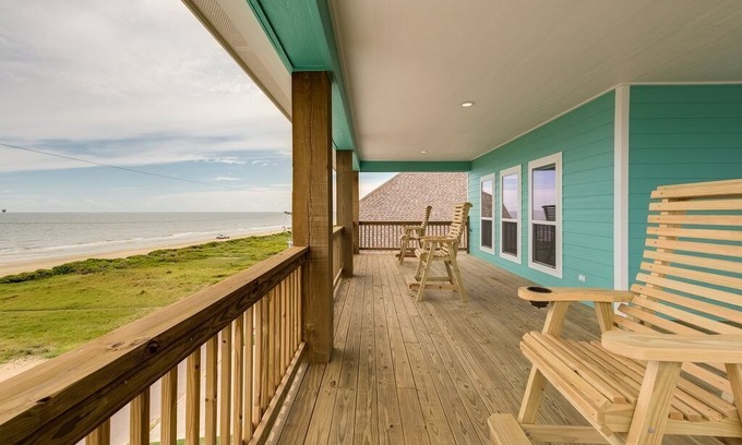 Crystal Beach House | Beach Belle, First Row, Crystal Beach, Bolivar, Texas, Dog Friendly, Family