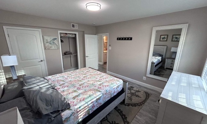 Brigantine Apartment | BEACH BLOCK ★ PARKING ★ MODERN DECOR ★ PORCH