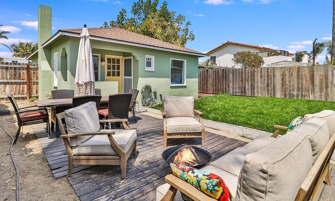 Pierpont Bay House | Beach Bungalow-1920s Charmer- Dog Friendly - Pierpont Ventura
