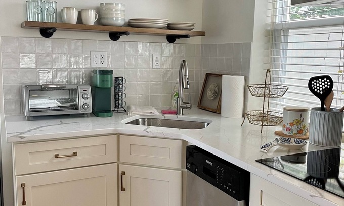 Asbury Park Apartment | Beach Bungalow in Asbury Park, NJ, centrally located 5 blocks from beach