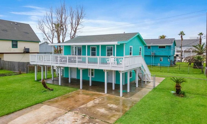 Jamaica Beach House | Beach Bungalow with Large Deck, Steps to Beach