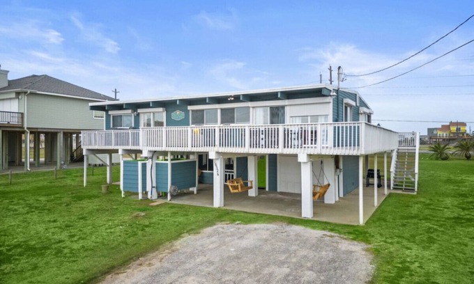 Jamaica Beach House | Beach Bungalow with Breathtaking Ocean Views
