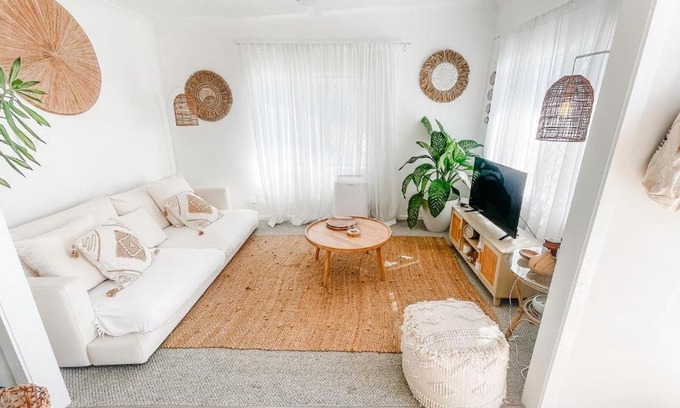 Meikleville Hill Apartment | Beach Bungalow Yeppoon