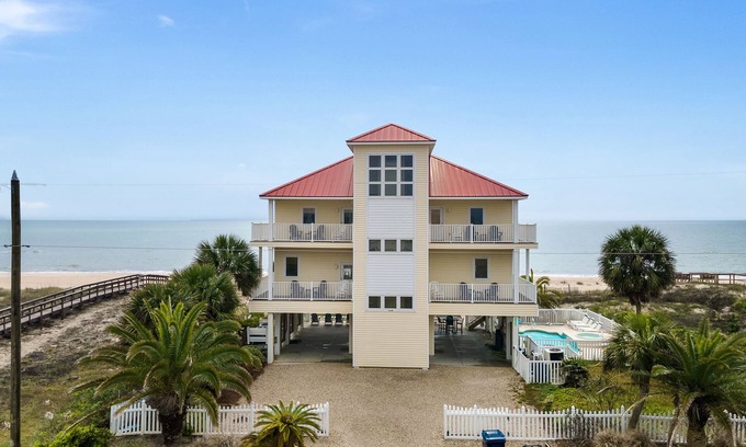 St. George Island House | Beach Buzz: Charming Beachfront Home, Private Pool, Hot Tub – Sleeps 16