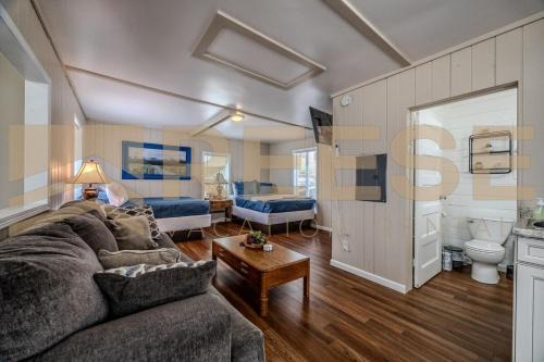 Lake Ozark House | Beach Cabin #6