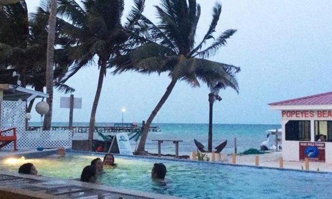 Caye Caulker Apartment | Beach Club Budget Rooms at Popeyes Caye Caulker
