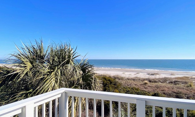 Isle of Palms Villa | Beach Club Villa 29 - Oceanfront Walkout End Unit!