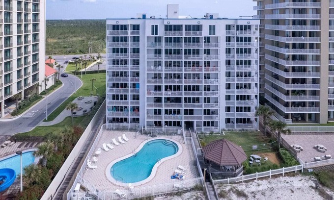Orange Beach Condo | Beach condo on the white sands of Orange Beach
