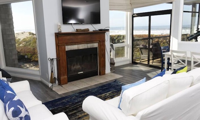 La Selva Beach Condo | Beach Condo Pelican 12