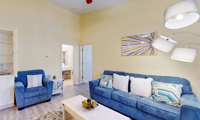 Vaught Condo | Beach condo with pool, volleyball court, on-site golf, & gym - snowbird-friendly