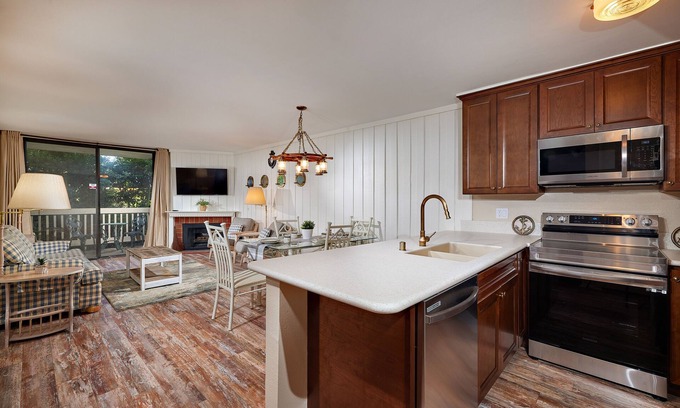 Townsite Condo | Beach Condo with Remodeled Kitchen at North Coast Village. 762 Sq Ft