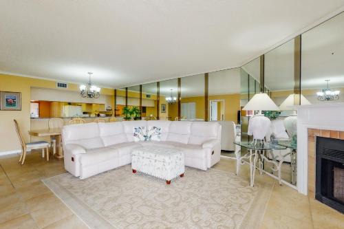 Indian Shores Apartment | Beach Cottage 1404