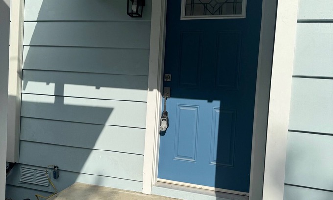 Port Hueneme House | Beach cottage-5 blocks from the sand.