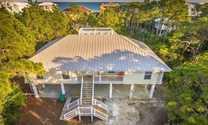 Plantation House | Beach Cottage inside Plantation, Sleeps up to 8, Pet Friendly