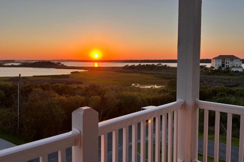 Ocean City Beach House | Beach Delight & Sunset Dreams