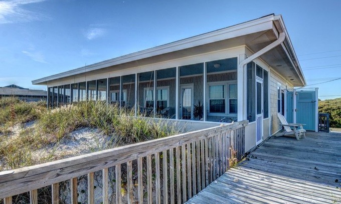Topsail Beach House | BEACH DOCS: 4 BR / 4 BA oceanfront in Topsail Beach, Sleeps 8