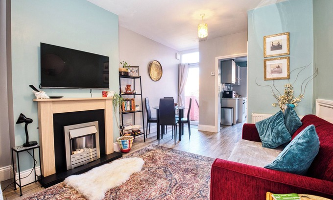 Westbrook Apartment | Beach, Dreamland, Restaurants nearby- sunny garden