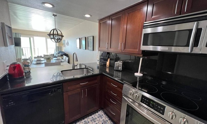 Galveston Condo | Beach Escape 2 bedroom/2 bath with amazing views!