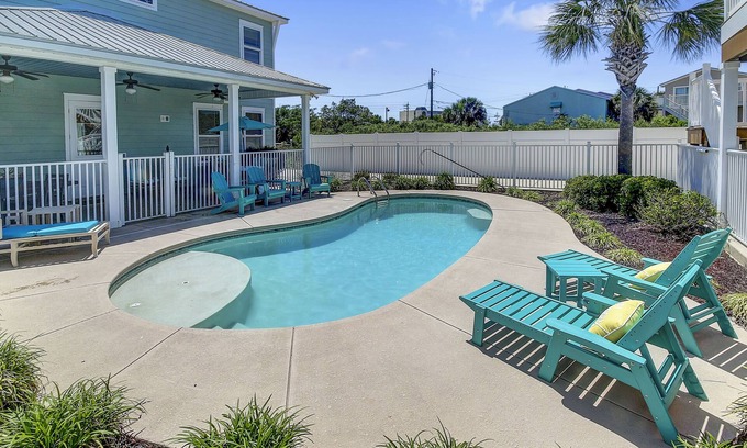 Hollywood Beach House | Beach Estate 1 BLK 2 Beach w/Private Pool, Guest House, Bch Chair Svc INCL