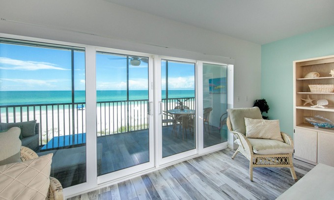 Bradenton Beach Condo | BEACH FRONT 2 BEDROOM 2 BATH CONDO