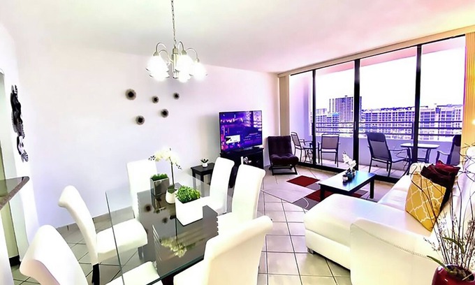 Hollywood South Central Beach Condo | BEACH FRONT 2 Bed + 2 Bath Beach Front Condo in Hollywood Beach