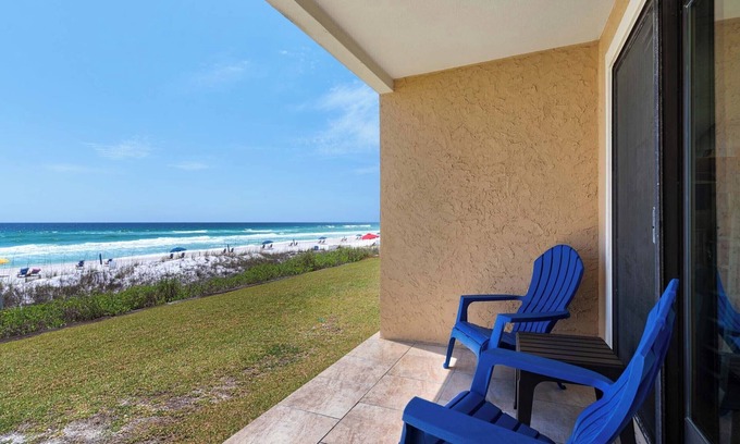 Crystal Beach Condo | 🌊Beach Front~ Beach Service~ 1BR+Bunk Crystal Villas A-2⛱️