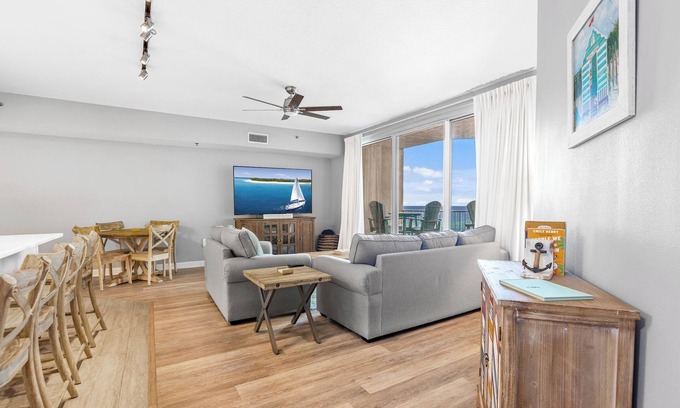 Panama City Beach Condo | Beach Front Condo #922 3 bed, 3 bath w/Bunk Room, incredible gulf views. n