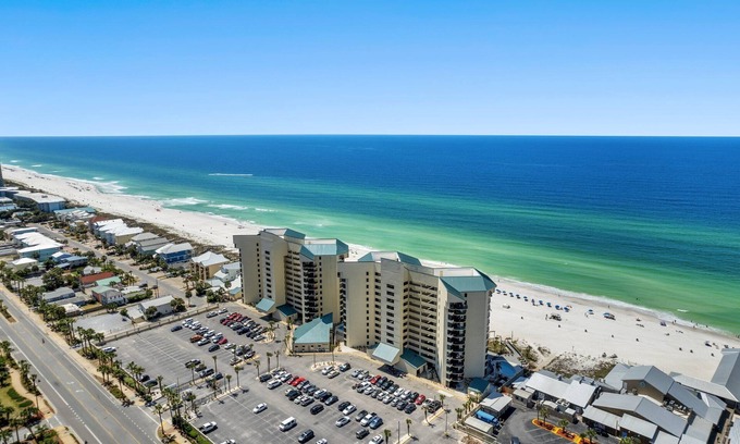 Panama City Beach Condo | BEACH FRONT CONDO NEXT TO PINEAPPLE WILLY'S PANAMA CITY BEACH GULF BALCONY