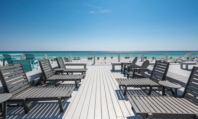 Crystal Beach House | Beach Front Fabulous 4 bedrooms/4Baths/pool/beach set up/wifi/sleeps 14 /deck