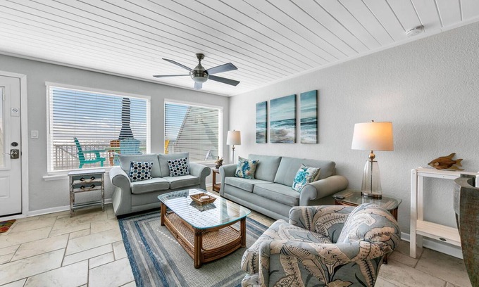 Sunnyside House | ⭐Beach Front-Gulf Front Pool-Shores Townhome 116⭐