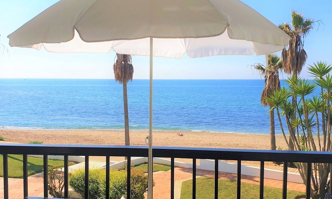 Sitio de Calahonda Apartment | Beach Front house - Full Sea view - Dona Lola Beach Resort - Marbella - Mijas