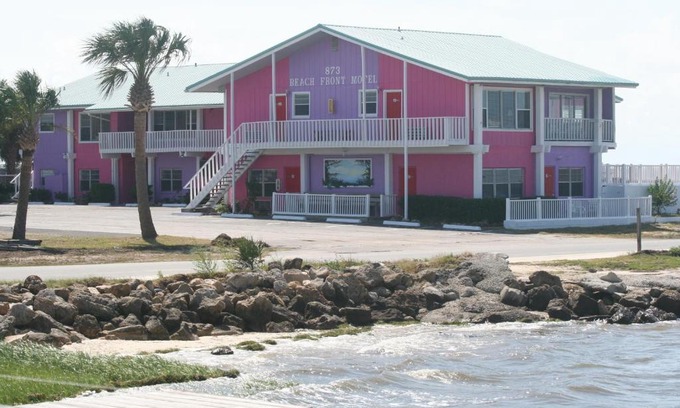 Cedar Key Hotel | Beach Front Motel Cedar Key
