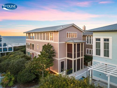 Seaside House | BEACH FRONT Seaside Home - Outside the Box - 4BR 4,5BTH home