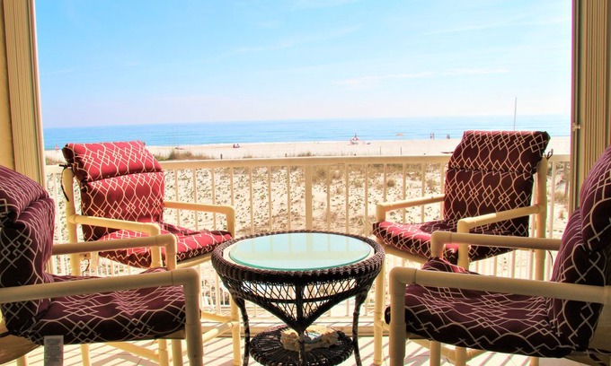 Gulf Shores Apartment | Beach Front/Sleeps 10!