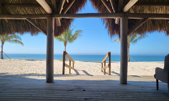 Nokomis House | Beach Front Two Bedroom Bungalow on Casey Key - 5